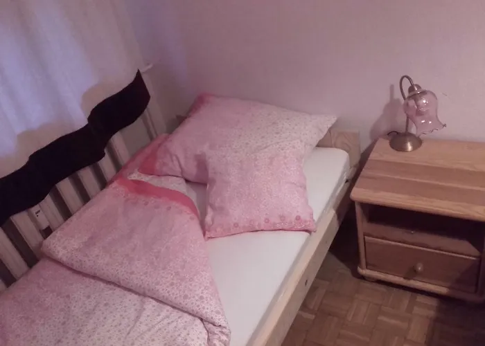 Apart 홈스테이 *