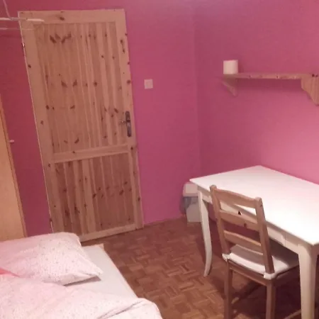 Apart Quarto em Acomodações Particulares
